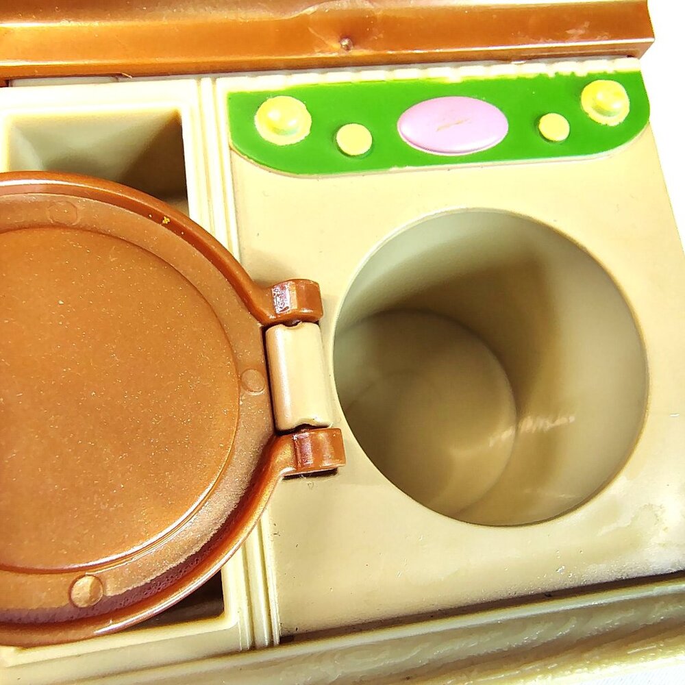 Fisher-Price My Loving Family Dollhouse Chair & Laundry Set & Washer/Dryer 2005 - Picture 7 of 13